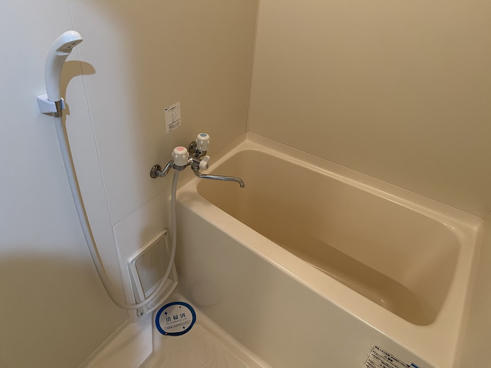 ジュネス御所北の浴室