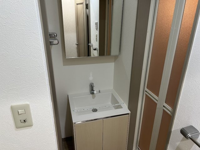 ジュネス御所北の独立洗面台