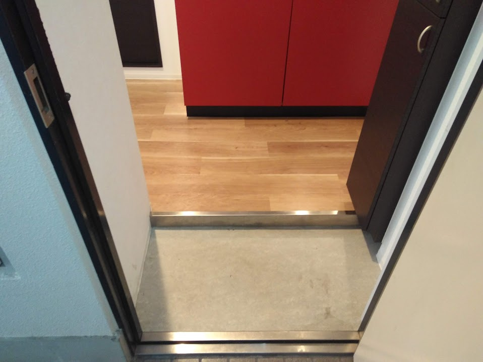 ルネット御所の玄関