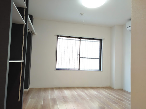 ルネット御所の洋室