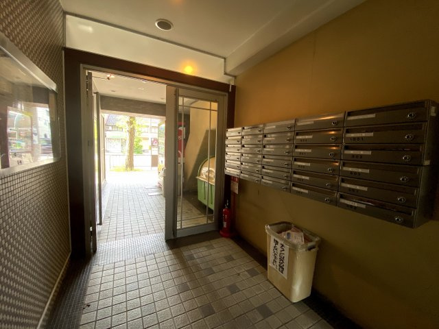 ハウスセゾン今出川河原町のエントランス