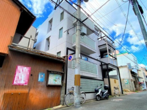 シティパレス御所西の外観