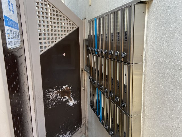 シティパレス御所西のエントランス