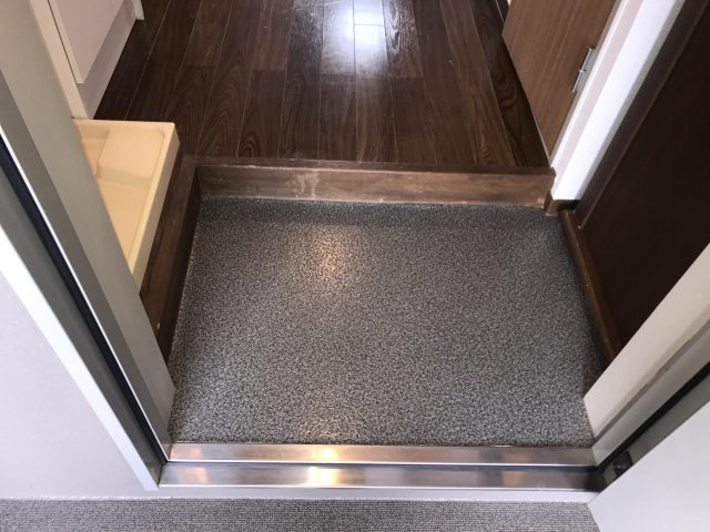 アッツ堀川の玄関