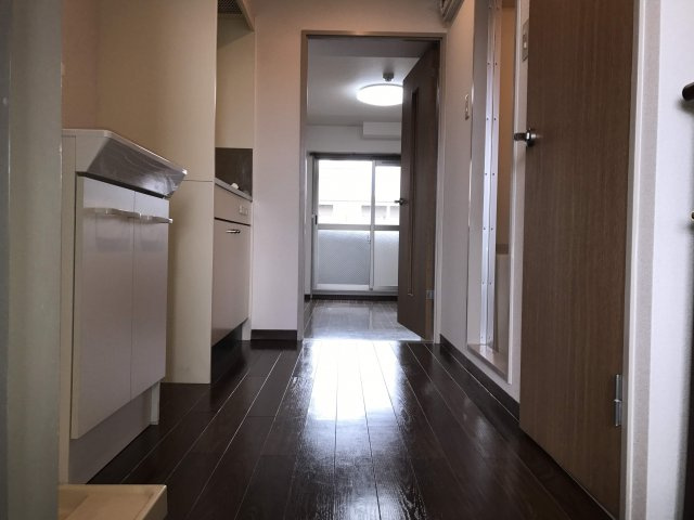 アッツ堀川の内装