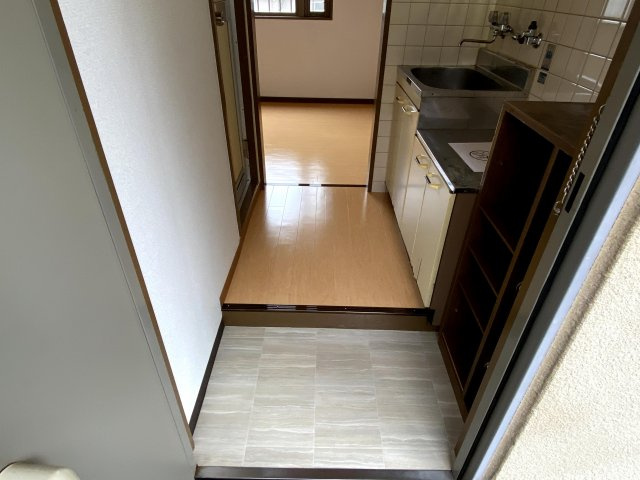プチ．パレの玄関