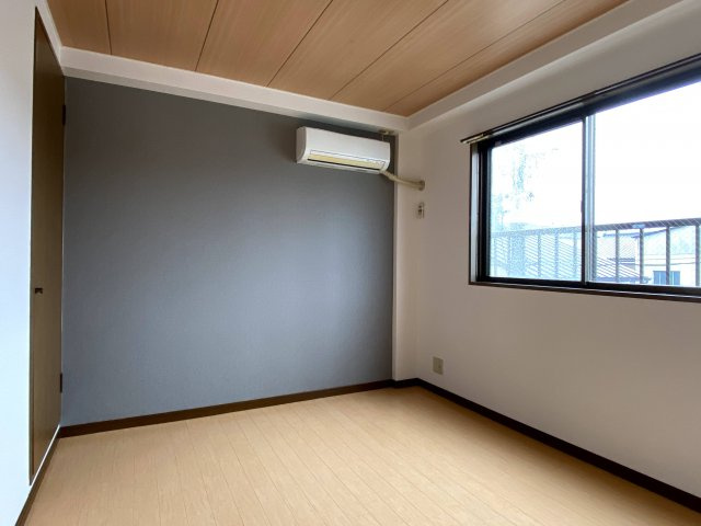 プチ．パレの洋室