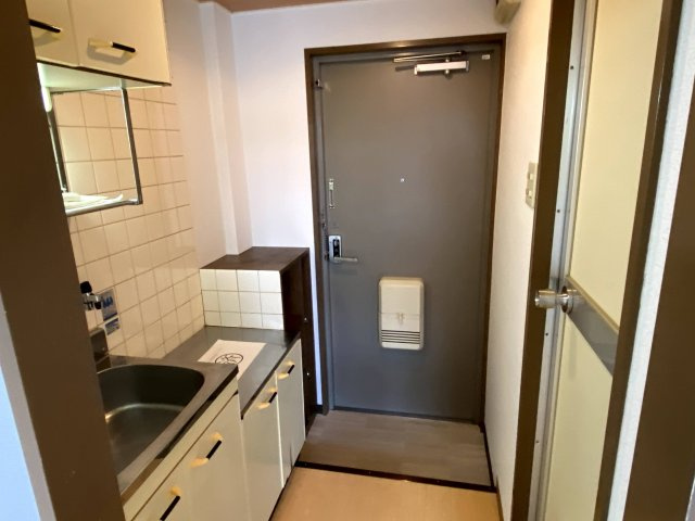 プチ．パレの玄関