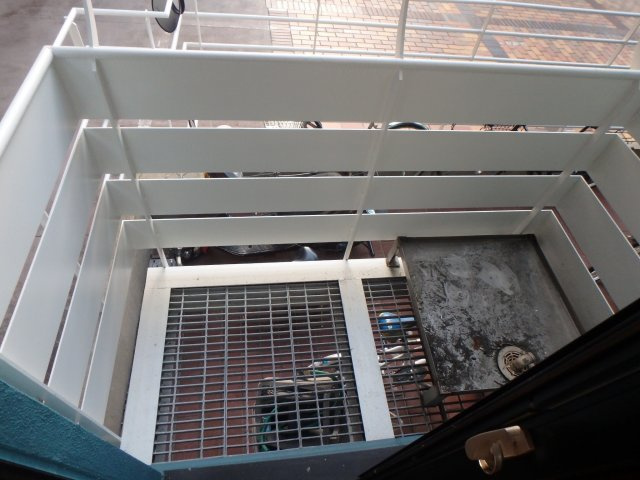 プラネシア中立売のバルコニー