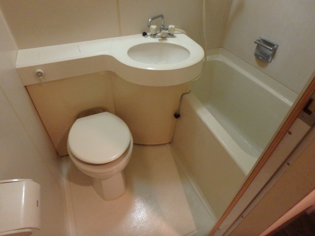 プラネシア中立売の浴室