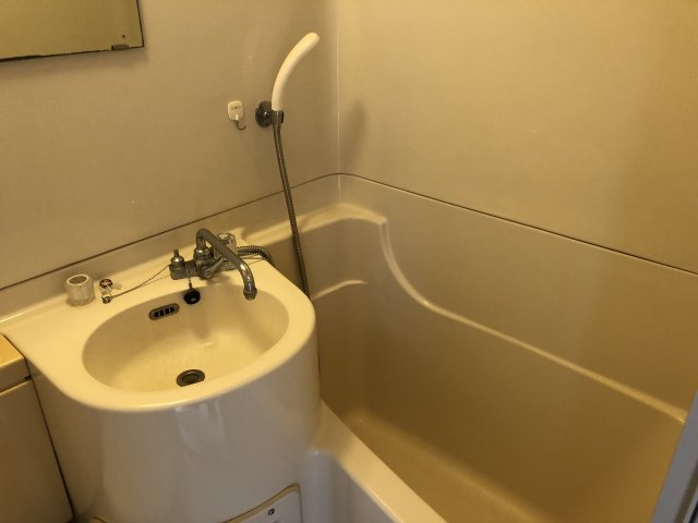 コスモリード京都今出川の浴室