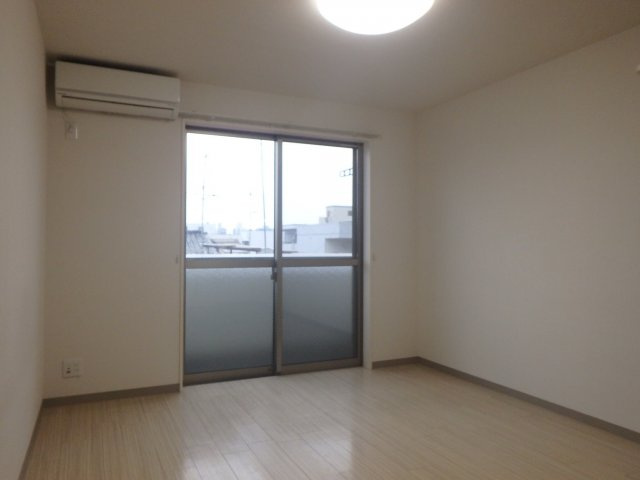 Ｌ’ｓ堀川の洋室