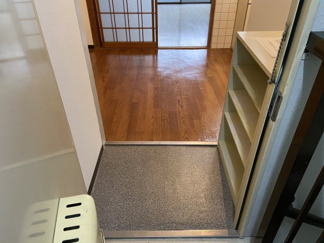 コーポAYUMIの玄関