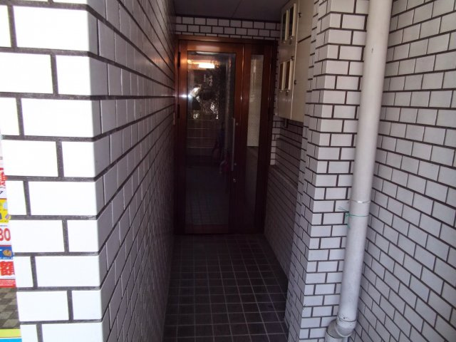 コーポAYUMIのエントランス