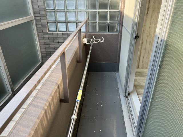 丸共ビルのバルコニー