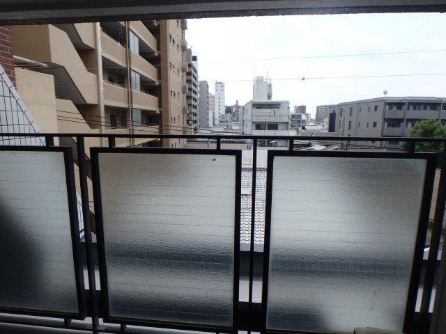 GRAND VALUE西陣のバルコニー
