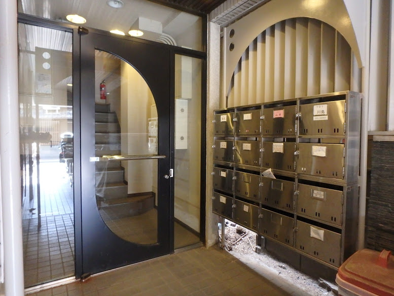 GRAND VALUE西陣のエントランス