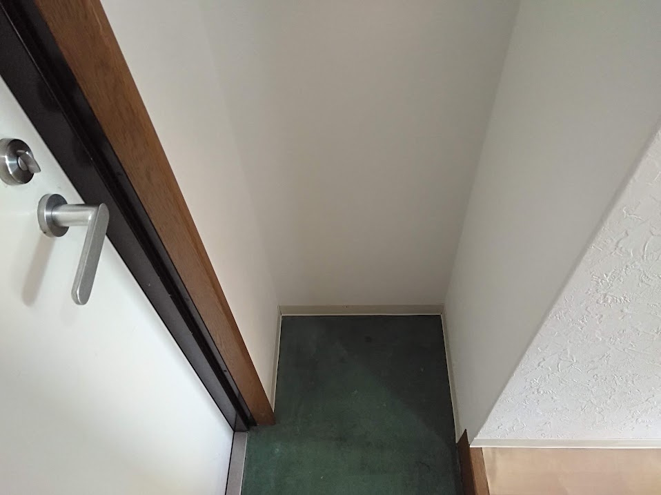 カーサセブンの玄関