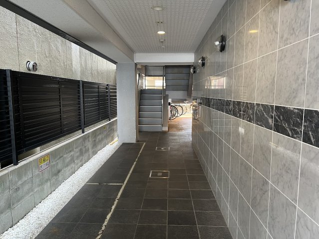 Gramercy千本通のロビー