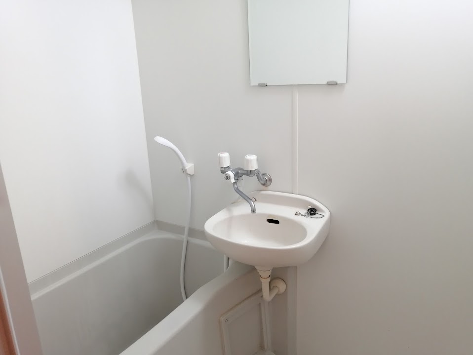 ハウスセゾン朱雀大路の浴室