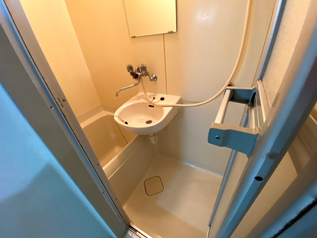 シャトープラティークⅠの洗面所