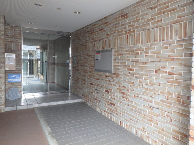 パインパレス黒門のエントランス