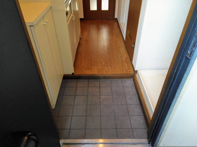 パインパレス黒門の玄関