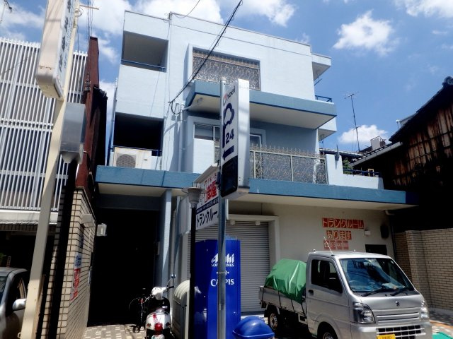 ジュネス一条のエントランス