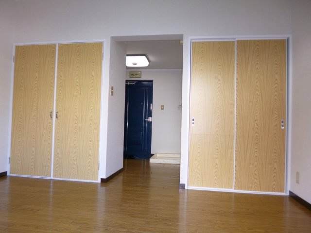 ジュネス一条の居間・リビング