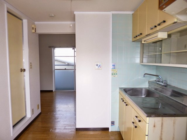 ジュネス一条の内装