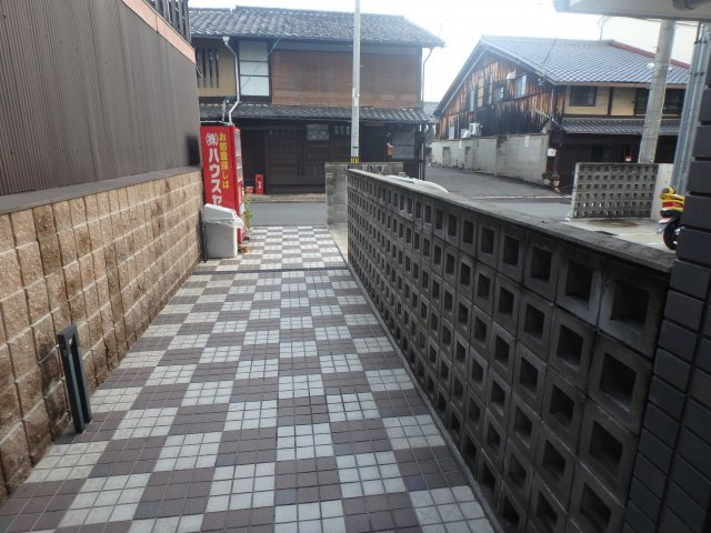 ハウスセゾン北野のエントランス