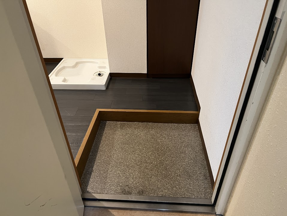 ウエスト一条の玄関