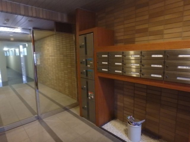 クローバーコートのエントランス