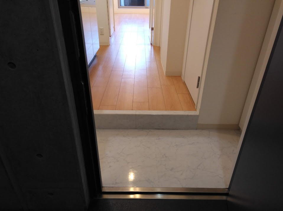 プラネシア京阪出町柳の玄関