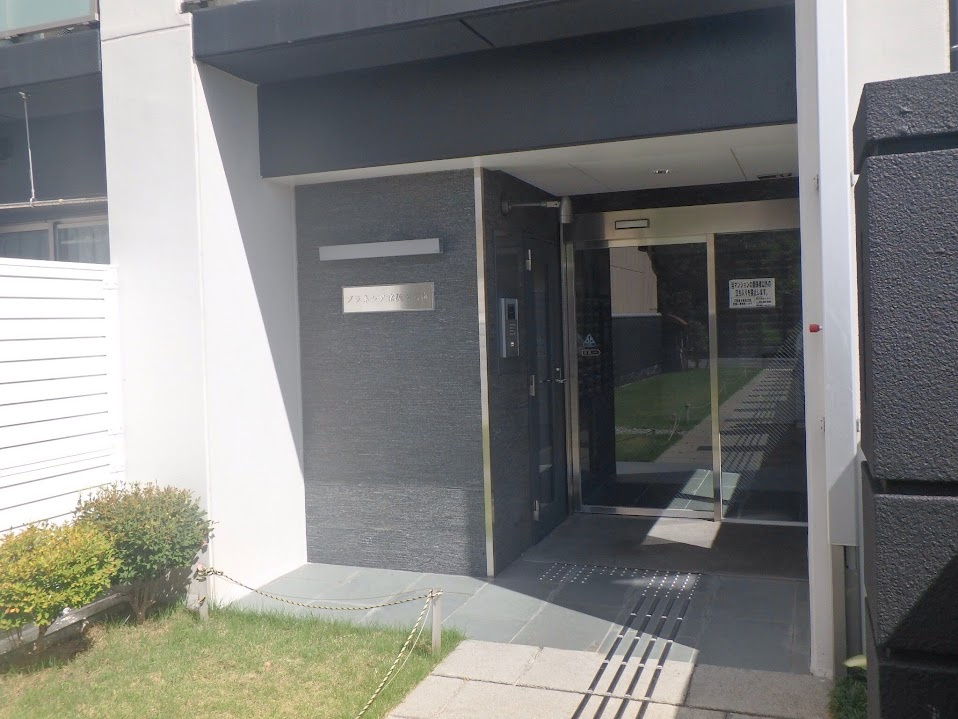 プラネシア京阪出町柳のエントランス