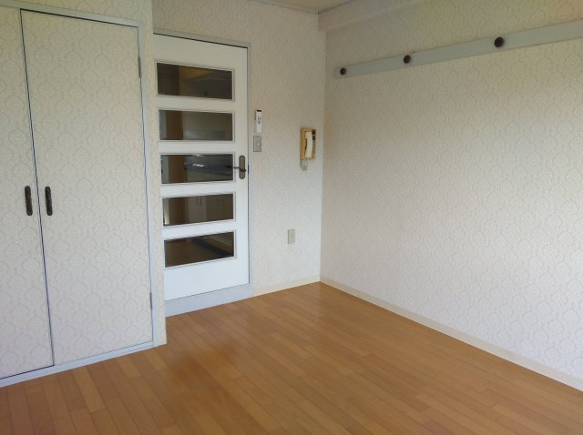 賀茂女子学生会館の洋室