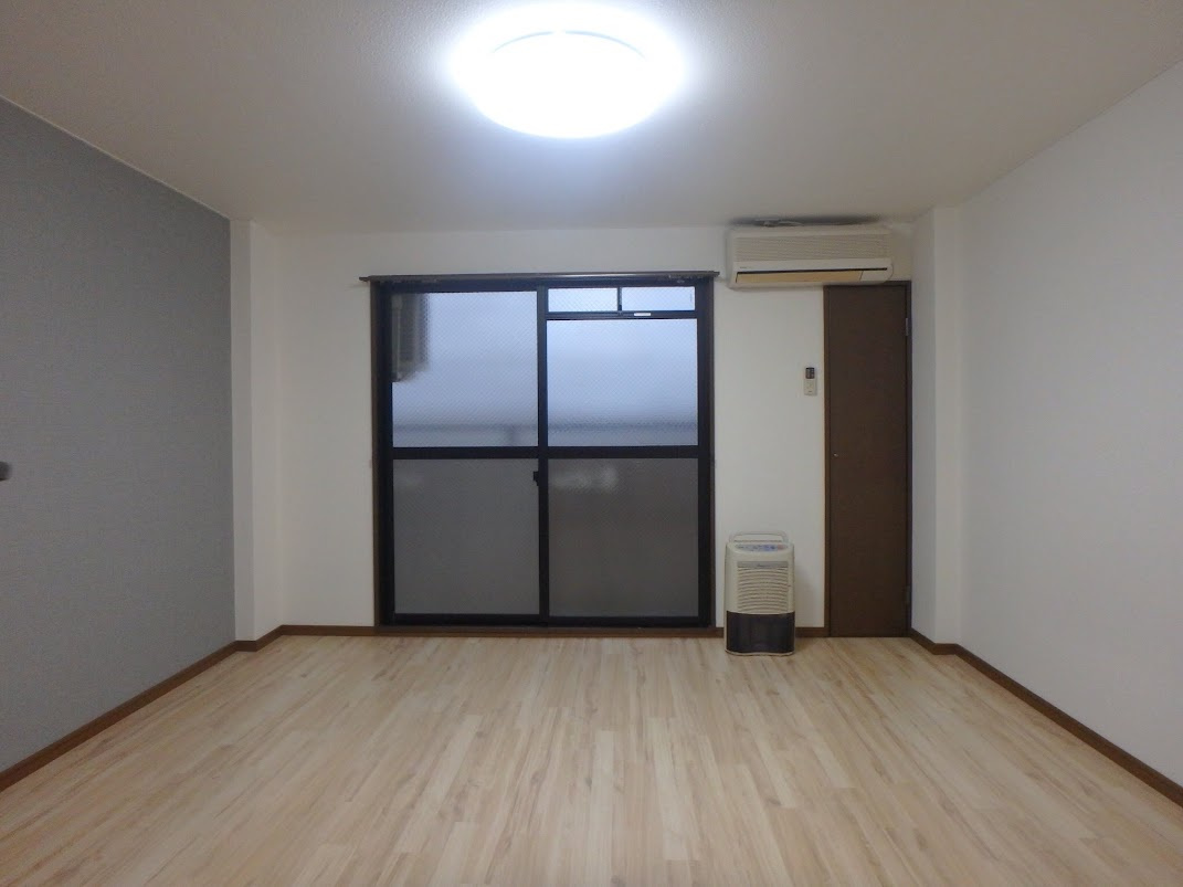 ヴィラ東海16号の居間・リビング