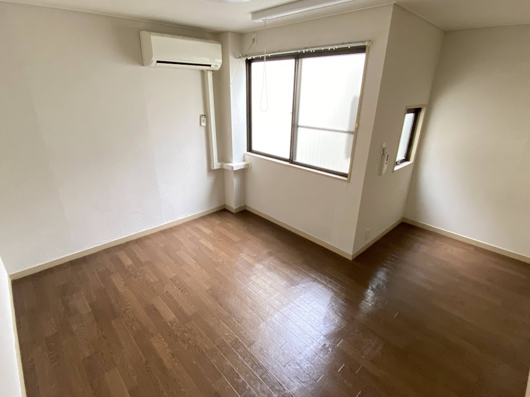 プティメゾン西陣の洋室