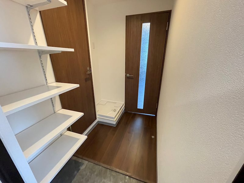 attrice東堀川の玄関