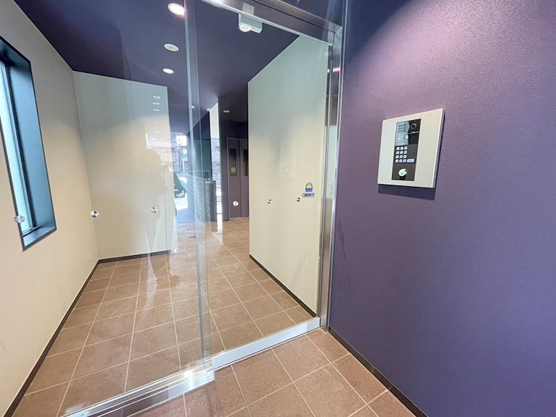 attrice東堀川のエントランス