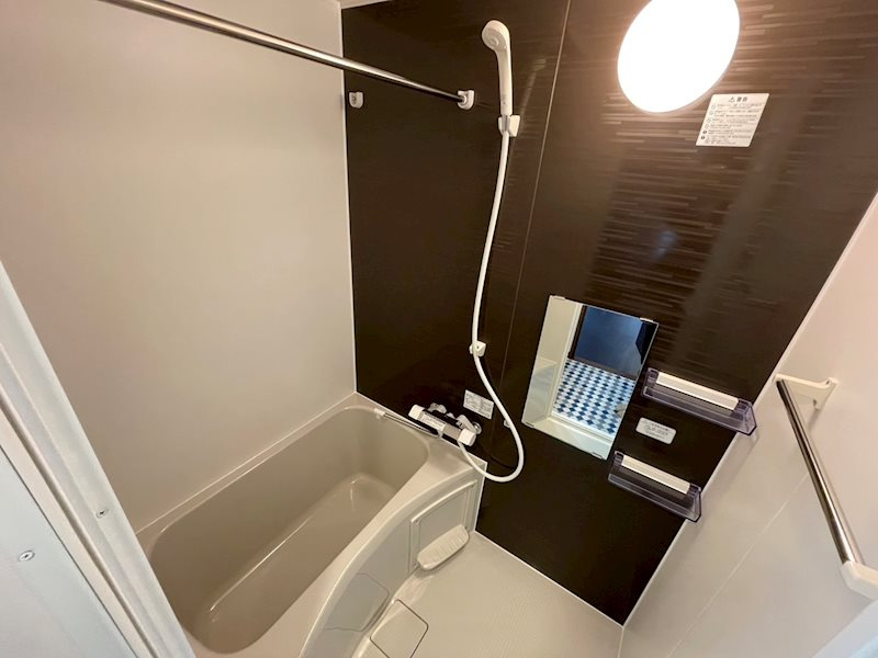 attrice東堀川の浴室