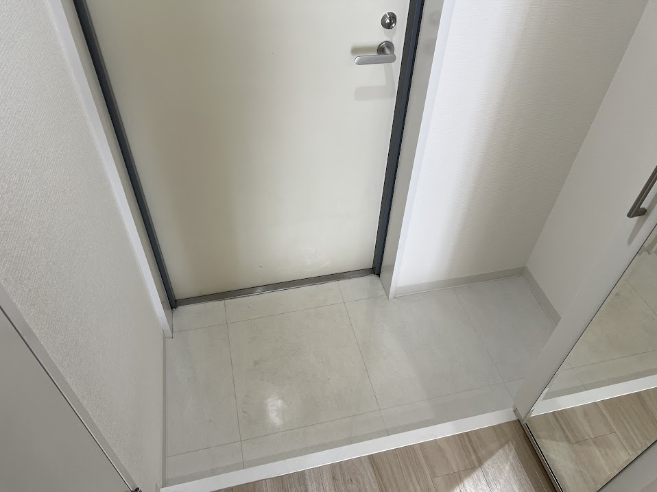 ホーユウコンフォルト西陣の玄関