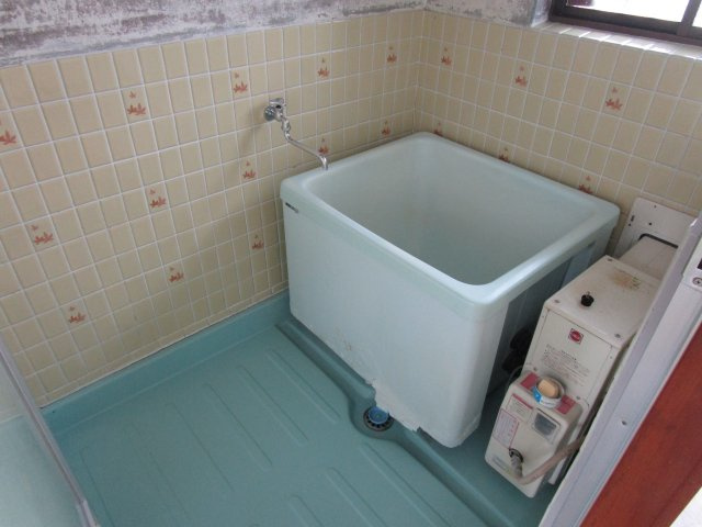 【浴室】 | サンジュリアン鉈屋B | コンパクトで使いやすいお風呂です