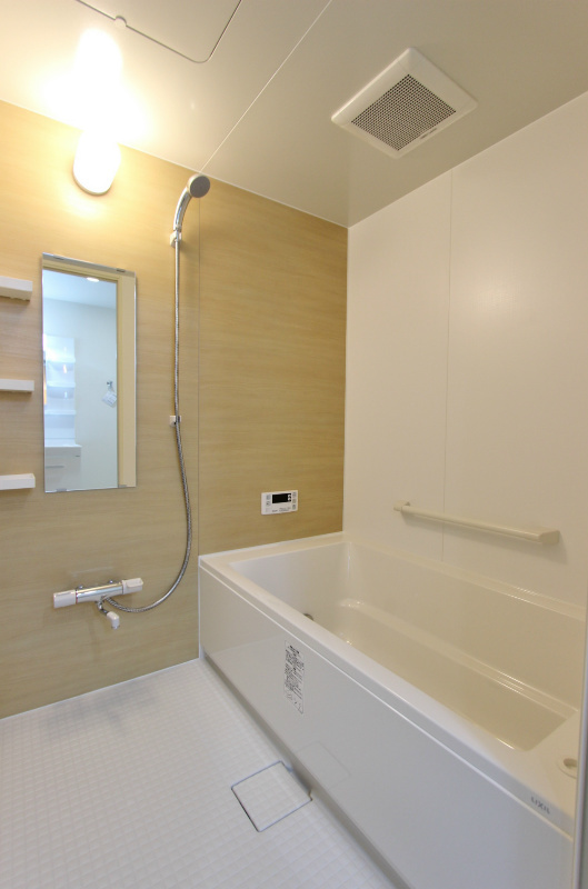 エルフィン昭和橋通の浴室