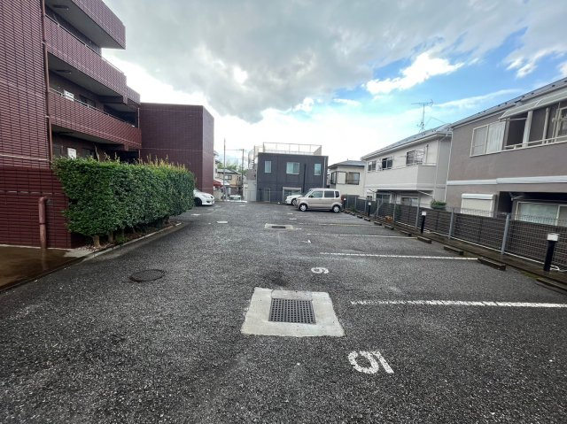 木崎台マンションの駐車場