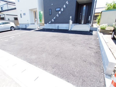 【駐車場】 | Cradle garden　福島市北沢又第8　１号棟 | 並列駐車可能です◎