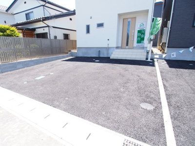 【駐車場】 | Cradle garden　福島市北沢又第8　２号棟 | 並列駐車可能です◎
