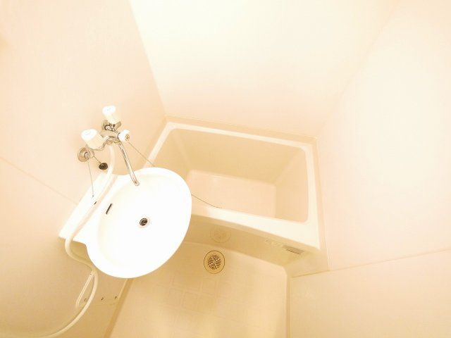 レオパレス相楽の浴室|コンパクトで使いやすいお風呂です