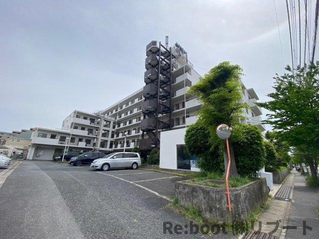 PLENDY市川大野の駐車場