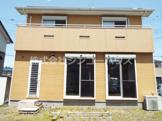 【外観】 | お庭から建物を撮影しています。